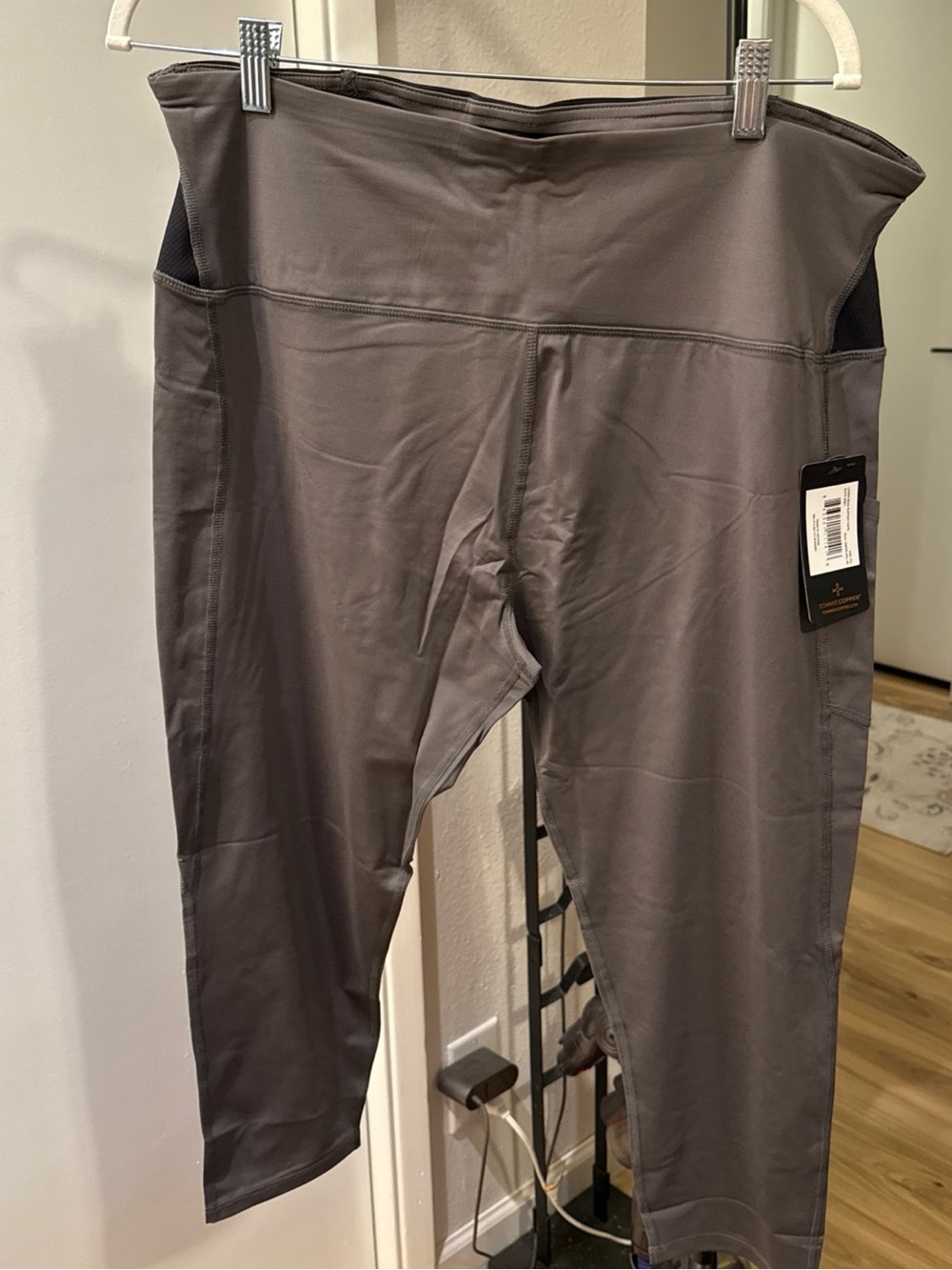TOMMIE COPPER Women's Lower Back Support Capri Leggings,Slate Grey plus size 3XL